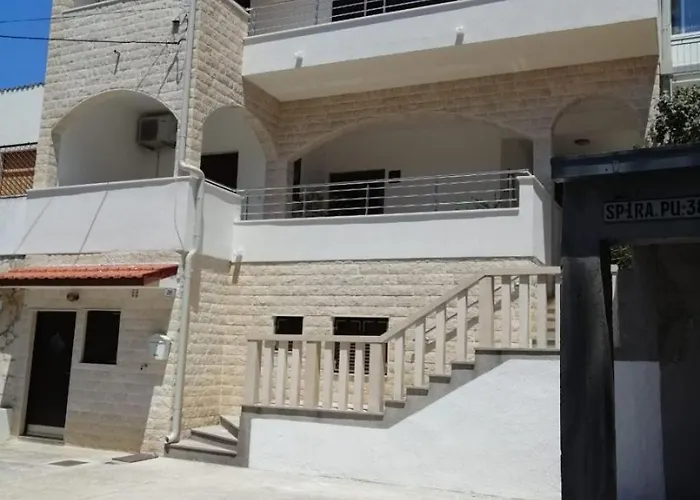 Vesna Appartamento Traù